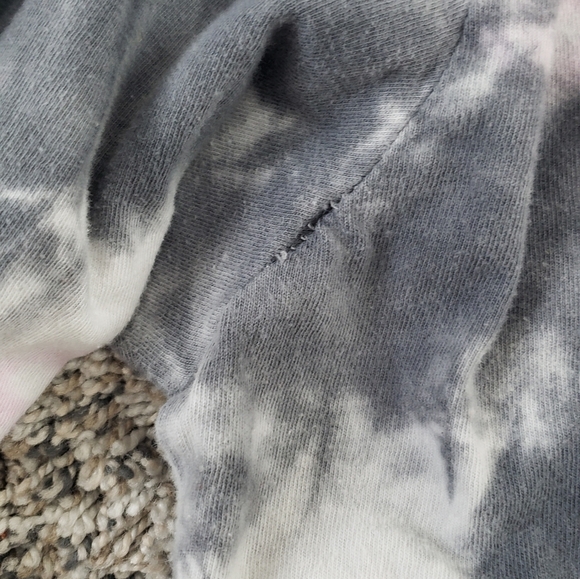 Gray and Black Long Sleeve Tie-Dye Tee with Crew Neck - Picture 5 of 6